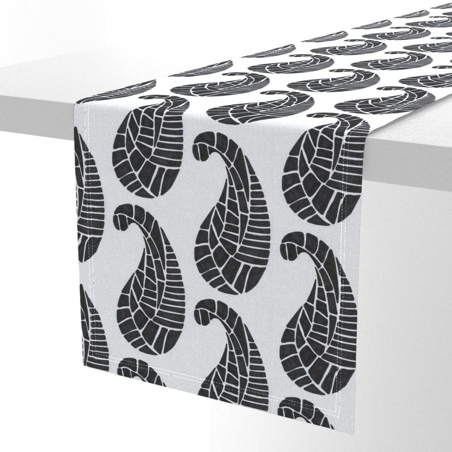 PAISLEY TABLE RUNNER