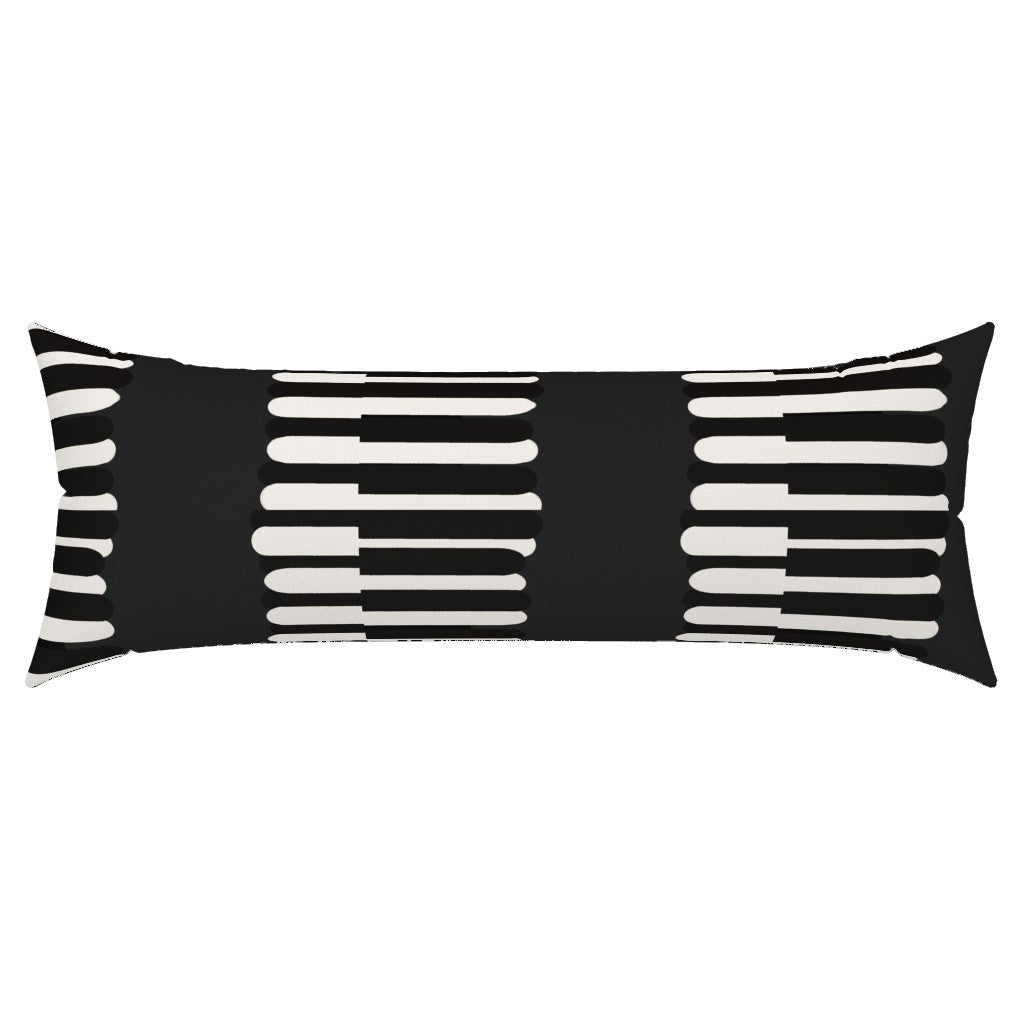 RAYAS NOIR THROW PILLOW COVER