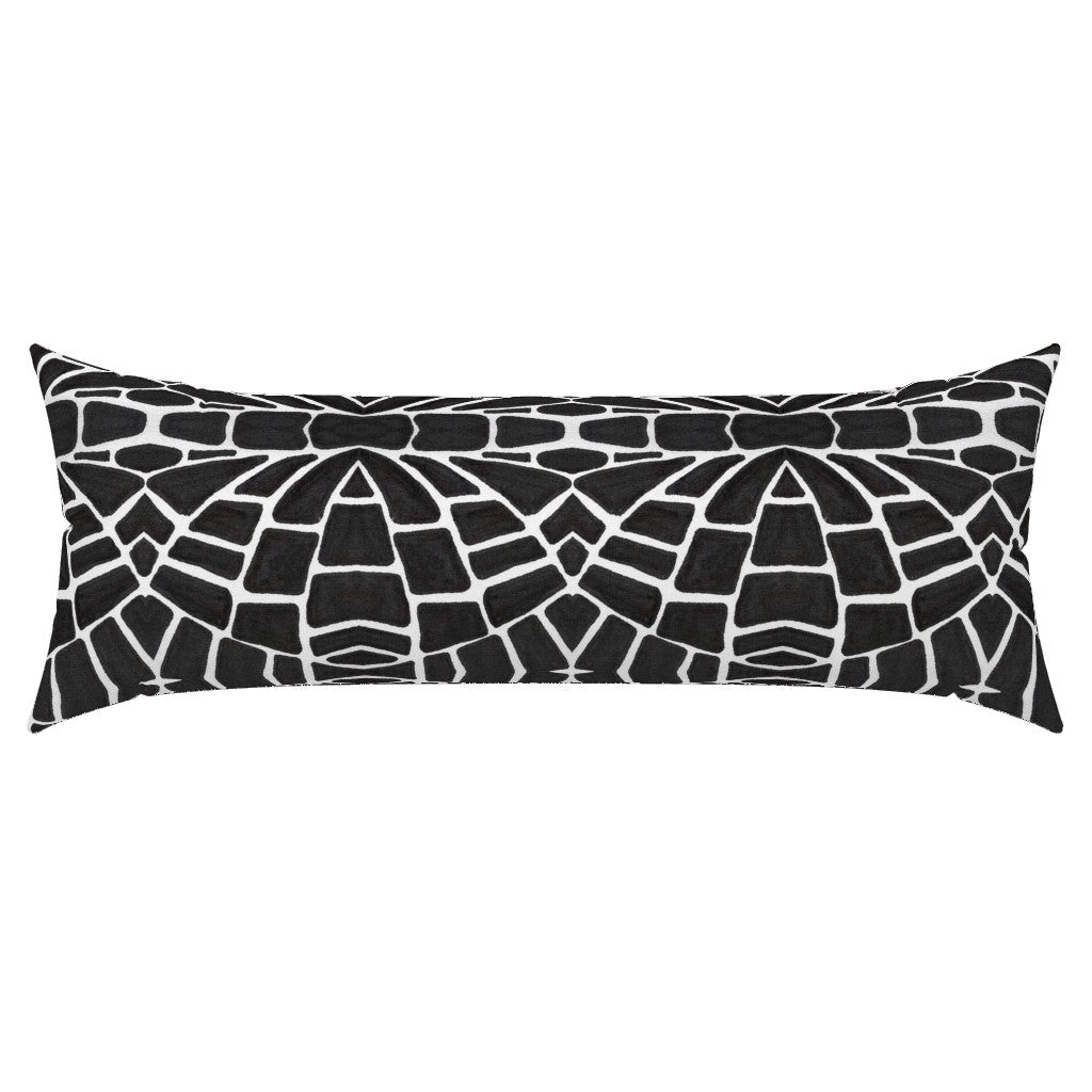 ESCUDO THROW PILLOW COVER