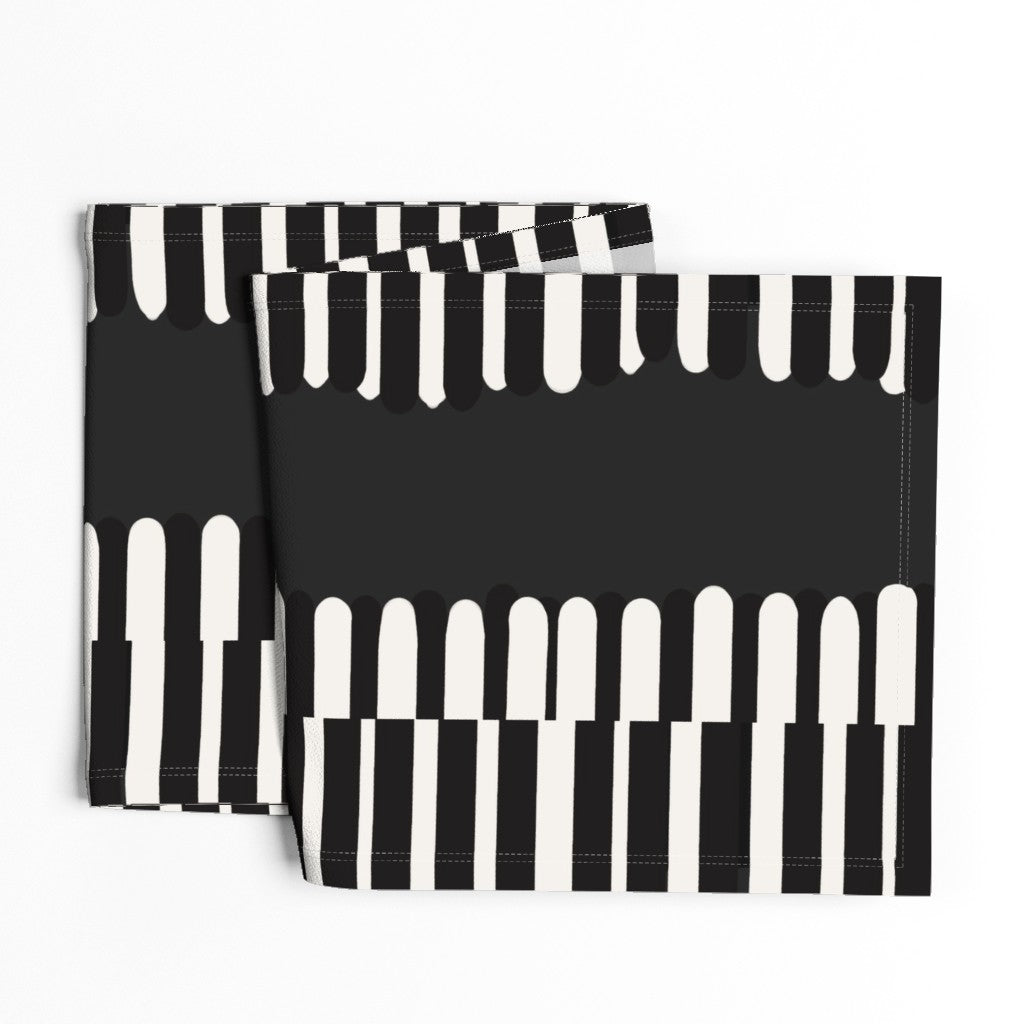 RAYAS NOIR TABLE RUNNER